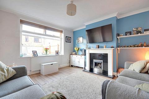 2 bedroom end of terrace house for sale, Hill Crescent, Halifax HX3