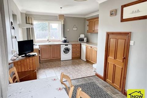 3 bedroom semi-detached house for sale, Trinity Road, Newark, Nottinghamshire.