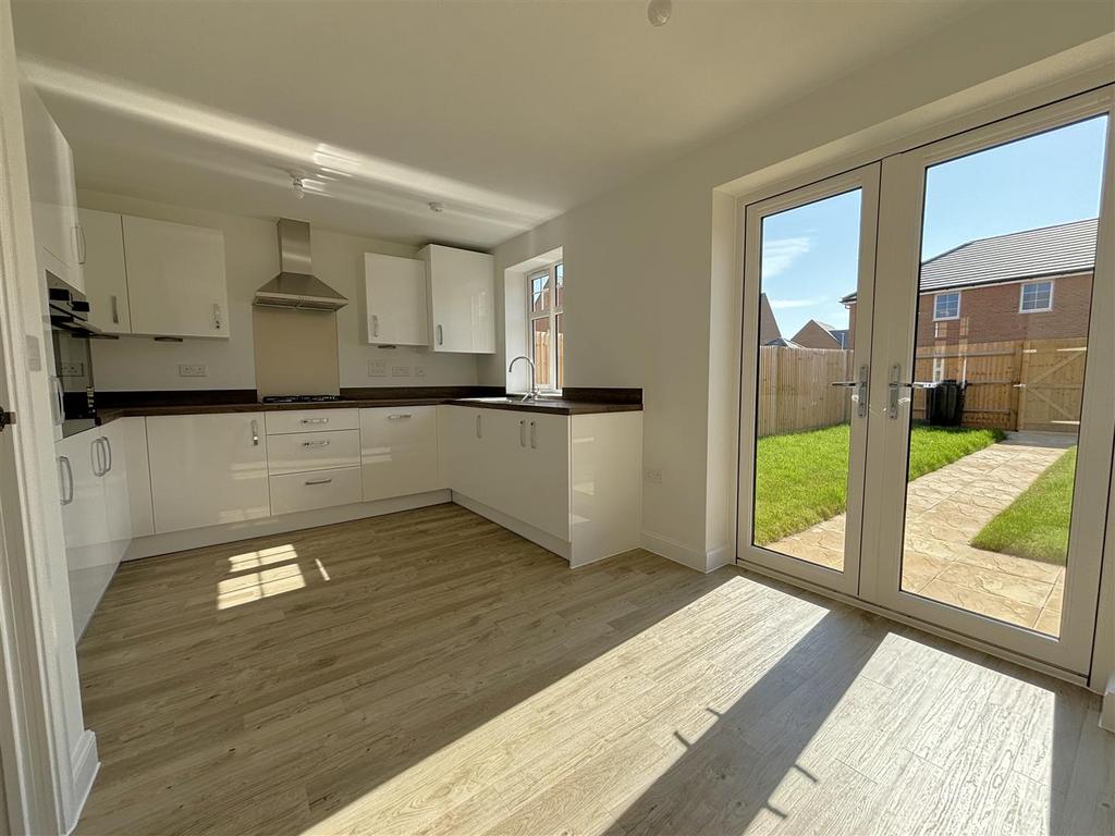 Kitchen / Dining Room