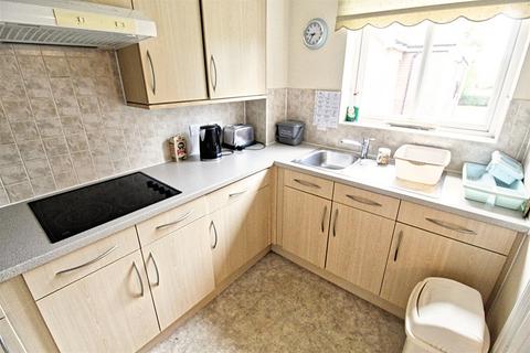 1 bedroom apartment for sale, Oyster Lane, Byfleet