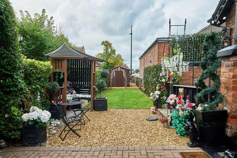 4 bedroom coach house for sale, Glan Aber Drive, Chester CH4