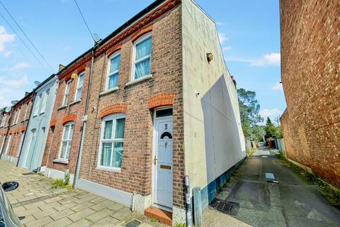 3 bedroom end of terrace house for sale, William Street, Luton, Bedfordshire, LU2 7RF