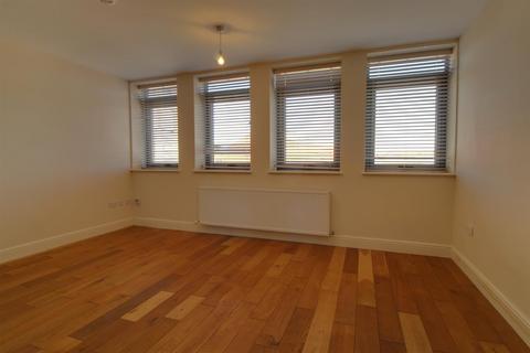 1 bedroom flat to rent, Garth Road, Morden SM4