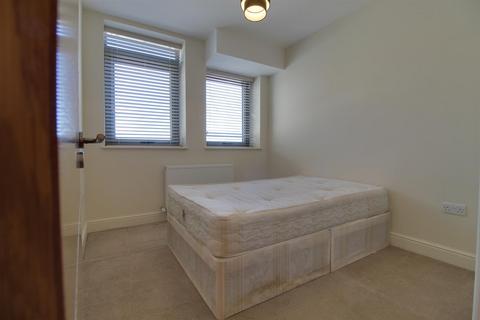 1 bedroom flat to rent, Garth Road, Morden SM4