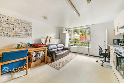 6 bedroom apartment for sale, Dragoon Hall, London