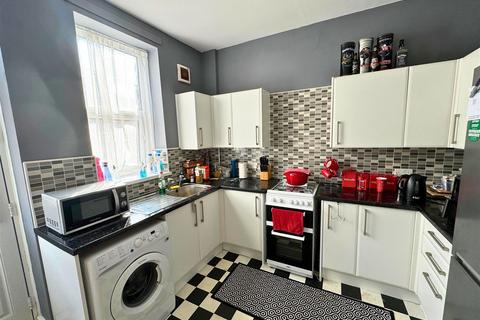 3 bedroom terraced house for sale, Edensor Road, Keighley, BD21 2LS