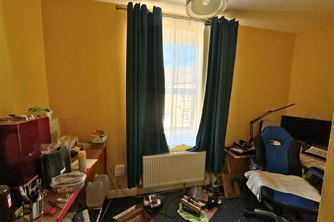 26 Edensor Road, Keighley, BD21 2LS