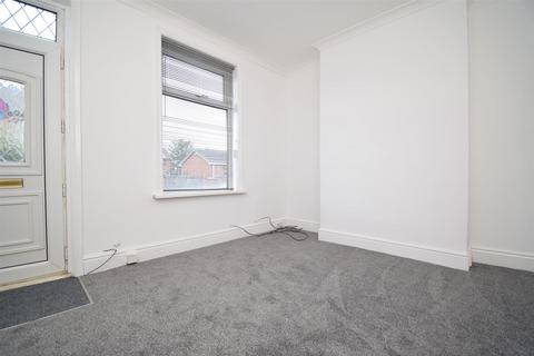 2 bedroom end of terrace house to rent, Benson Lane, Normanton WF6