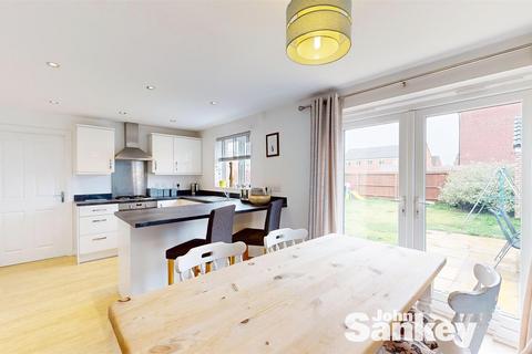 4 bedroom detached house for sale, Peregrine Gardens, Clipstone Village, Mansfield