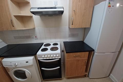 2 bedroom flat to rent, Bagshawe Court, Farley Fields LU1