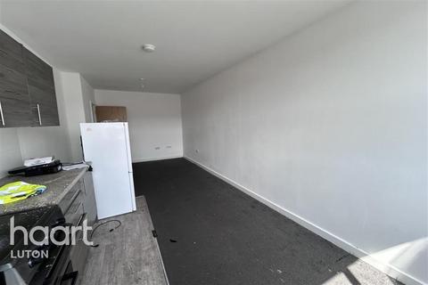 1 bedroom flat to rent, Dallow Road, Luton