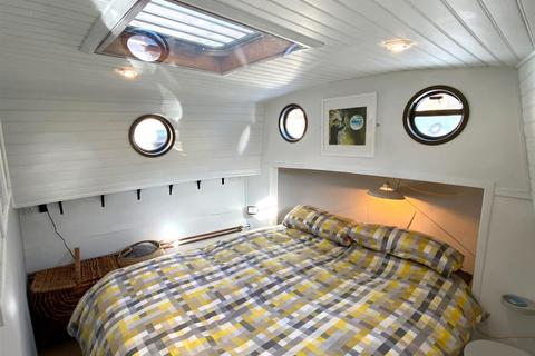 2 bedroom houseboat for sale, Greenland Dock, London SE16