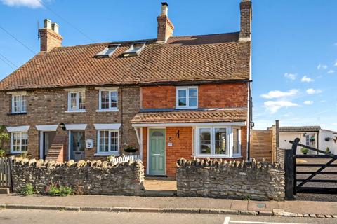 2 bedroom cottage for sale, Silver Street, Bedford