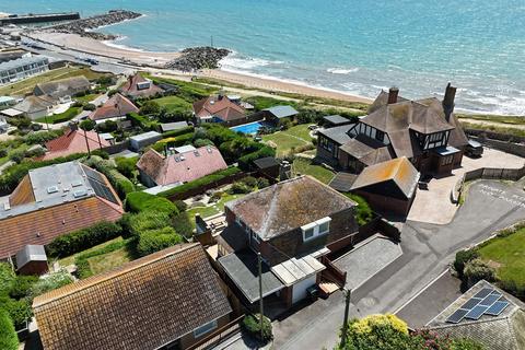 undefined, West Bay