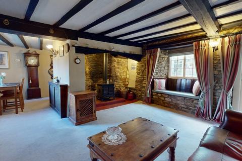 3 bedroom cottage for sale, Corner Cottage, The Green, Roade, Northampton, NN7 2PD