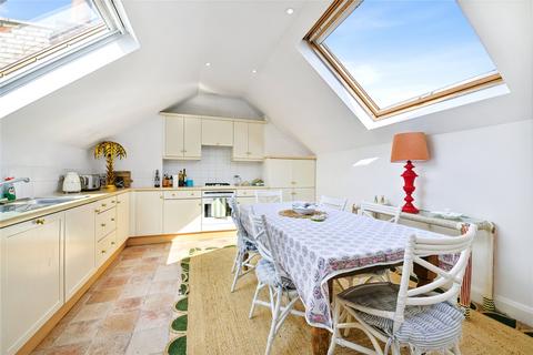 118 Wandsworth Bridge Road, London, SW6 2TF