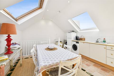 118 Wandsworth Bridge Road, London, SW6 2TF