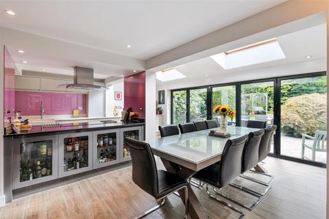 55 Pine Hill, Epsom, KT18 7BH