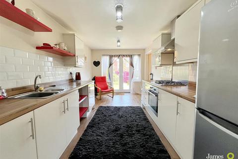 3 bedroom semi-detached house for sale, Kingfisher Walk, Newport