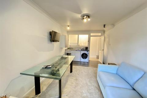 1 bedroom flat to rent, SUPER 1 DOUBLE BEDROOM APARTMENT INCLUSIVE OF ALL UTILITY BILLS - HA8