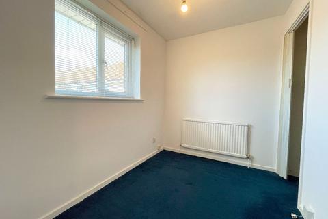 18 Riffhams, Brentwood, CM13 2TW