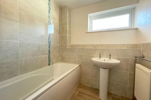 18 Riffhams, Brentwood, CM13 2TW