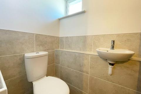 18 Riffhams, Brentwood, CM13 2TW