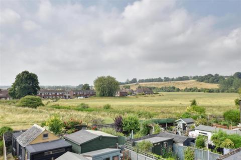 4 bedroom end of terrace house for sale, Tillingham Avenue, Rye