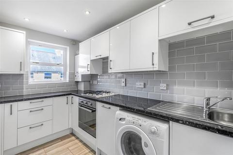 2 bedroom flat for sale, Dovecote Gardens, Mortlake, London, SW14