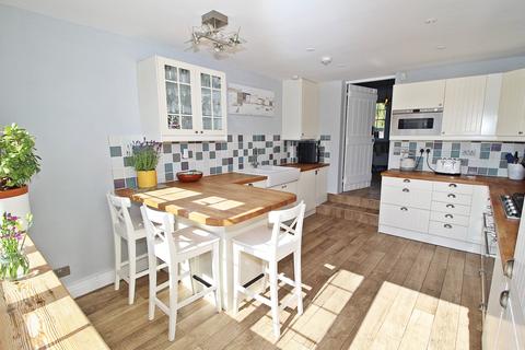 3 bedroom terraced house for sale, Station Road, Harlington