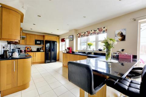 4 bedroom detached house for sale, Ablard Gardens, Chilwell, Nottingham