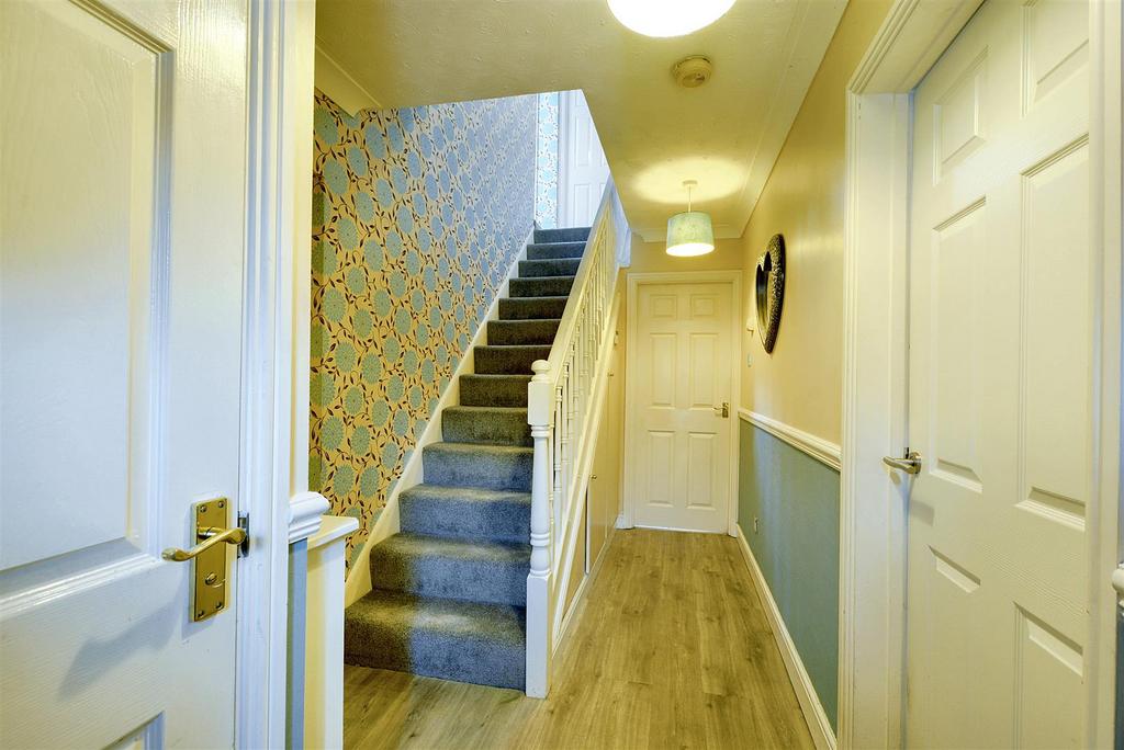 Hallway 1.jpeg