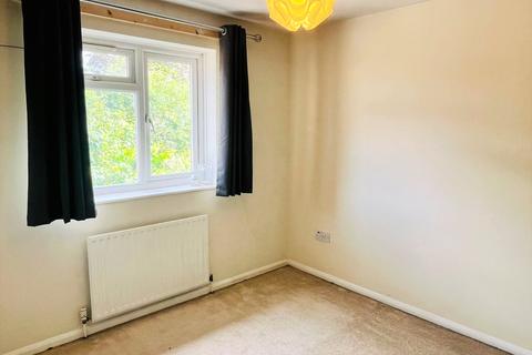 3 bedroom terraced house to rent, Buttermere Close, Gloucestershire GL51