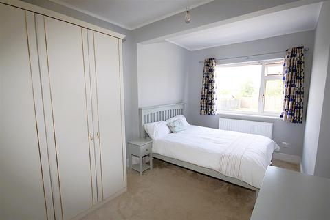 85 Oxhawth Crescent, Bromley, BR2 8BN