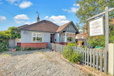 2 bedroom detached bungalow for sale, Church Road, Brightlingsea, Colchester, CO7