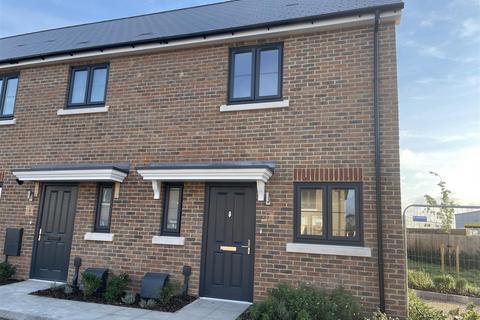 2 bedroom house to rent, Claymakers Close, Deal CT14