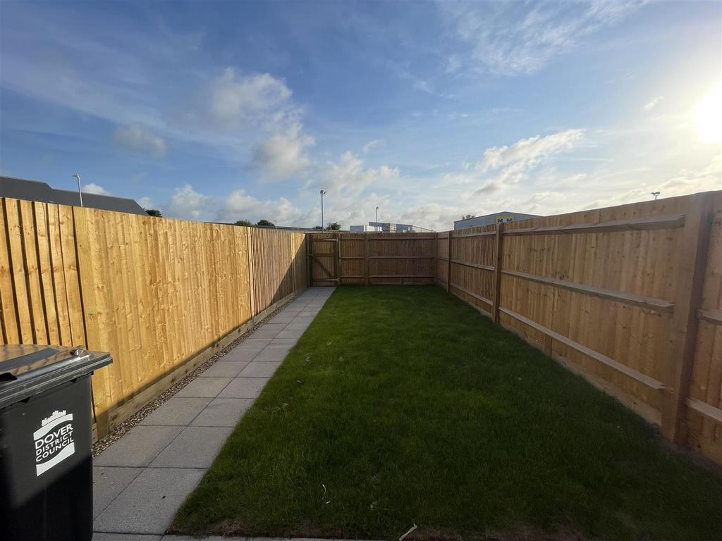 GARDEN 1.jpg