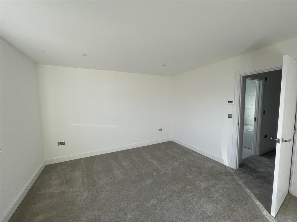 BEDROOM REAR.jpg