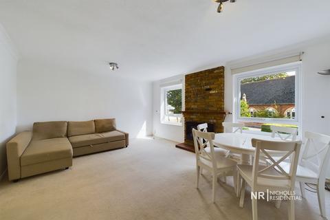 1 bedroom flat for sale, East Street, Epsom, Surrey. KT17