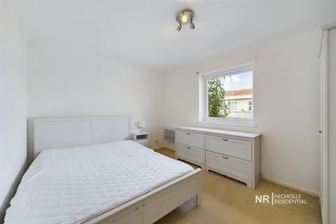 1 bedroom flat for sale, East Street, Epsom, Surrey. KT17