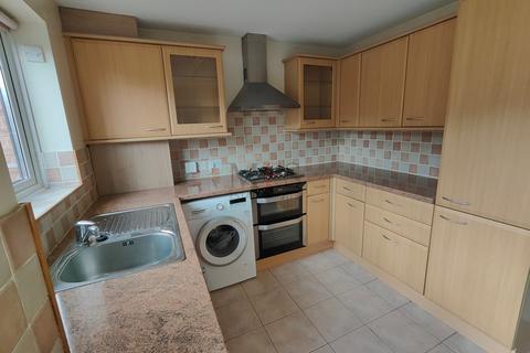 2 bedroom house to rent, Pearl Gardens, Slough, SL1