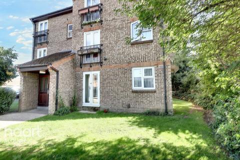 2 bedroom apartment for sale, Adelaide Close, Slough