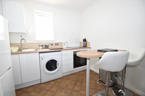 1 bedroom flat to rent, Lansdowne House, Gosport PO12