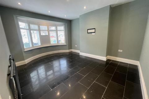 4 bedroom terraced house for sale, Four bedroom family home in The Chase, Edgware HA8