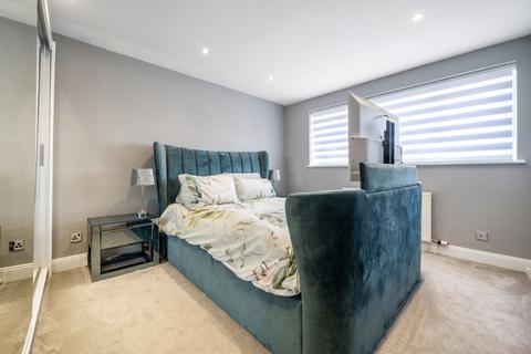 Farthings Beehive Road, Binfield, Bracknell, RG12 8TR