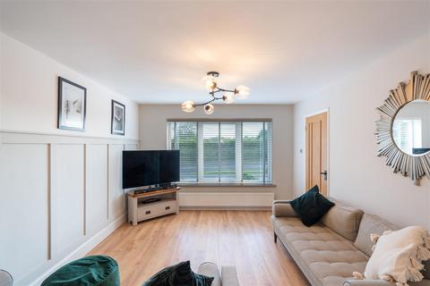 15 School Lane, South Milford, Leeds, LS25 5NA