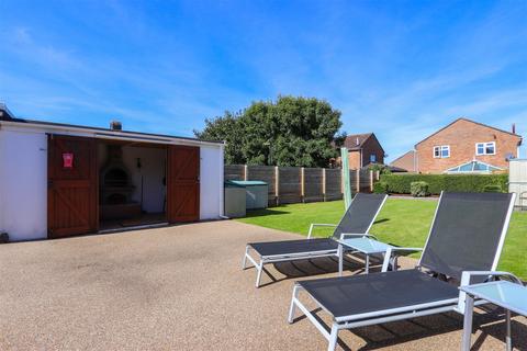 60 Adenfield Way, Rhoose, Barry, CF62 3EA