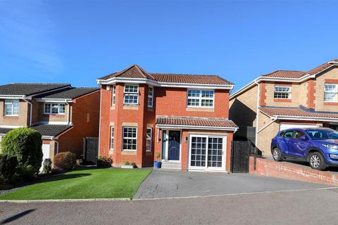 4 bedroom detached house for sale, Pitkevy Court, Glenrothes