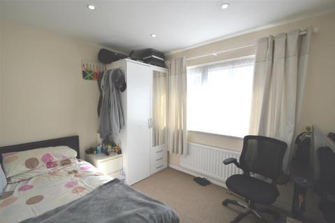 2 bedroom flat for sale, Avenue Road, Freshwater