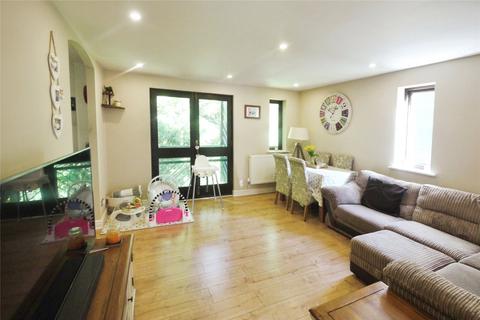 2 bedroom apartment for sale, Sawyers Hall Lane, Brentwood, Essex, CM15